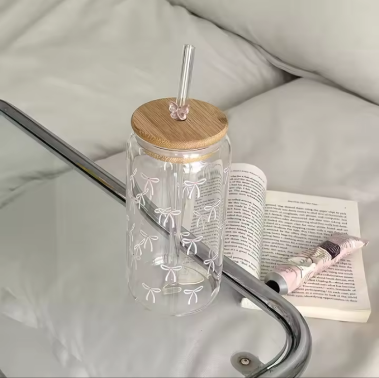 Vintage-Inspired Glasses with Straws & Cute Pink Bows – A Touch of Charm in Every Sip!"